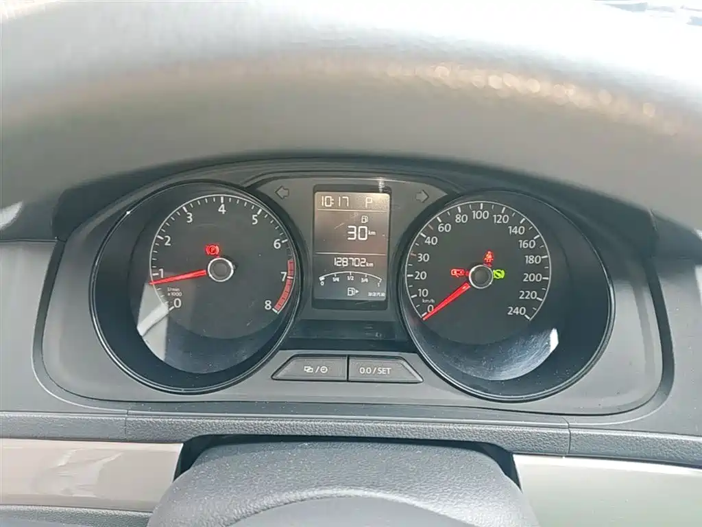 Volkswagen Lavida 2017 1.6L Automatic Trend Edition фото 12