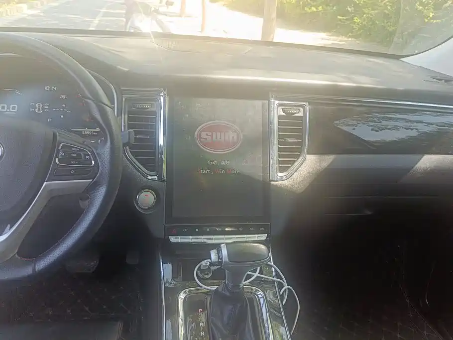 SWM Motor SWM G05 2019 2019 1.5T Automatic Luxury Model