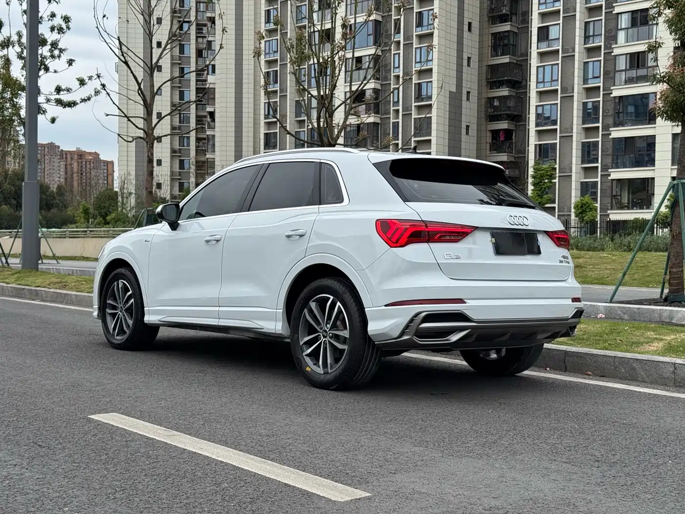AUDI Q3