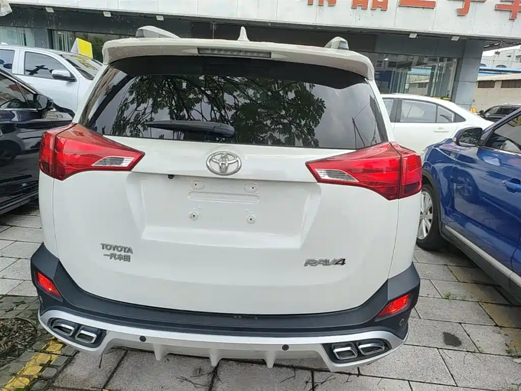 Toyota RAV4 Rongfang 2015 2.0L CVT 2WD Trend Edition фото 6