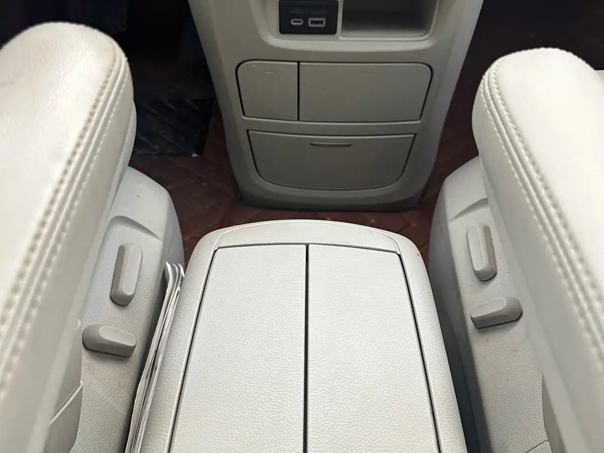 Buick GL8 2022 Land Business Class 652T Prestige фото 23