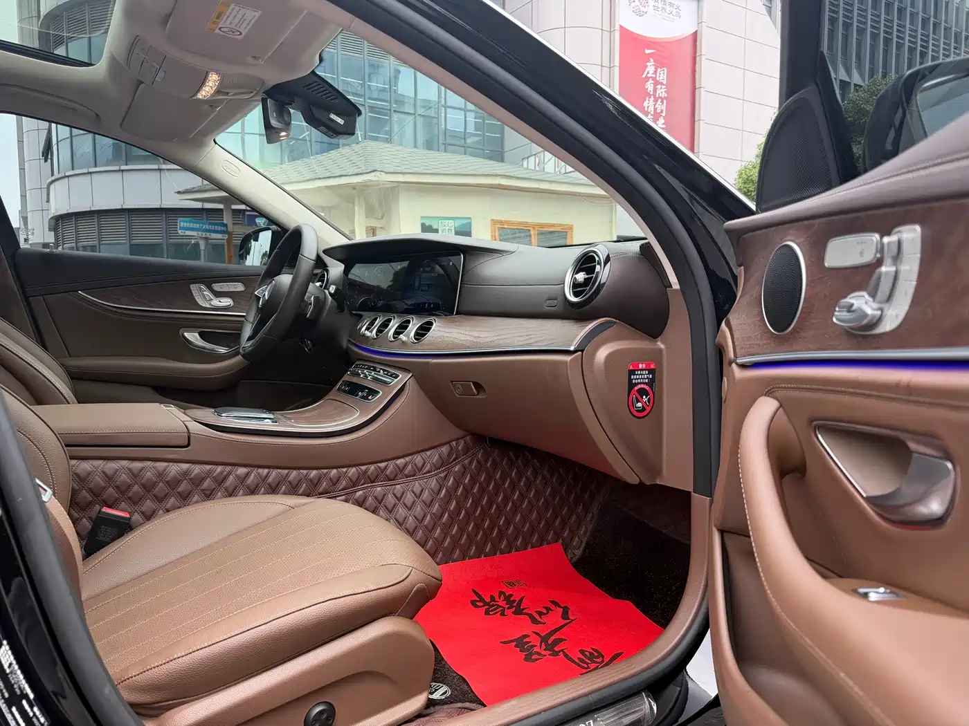 Mercedes-Benz E-Class 2023 E 300 L Fashion фото 12