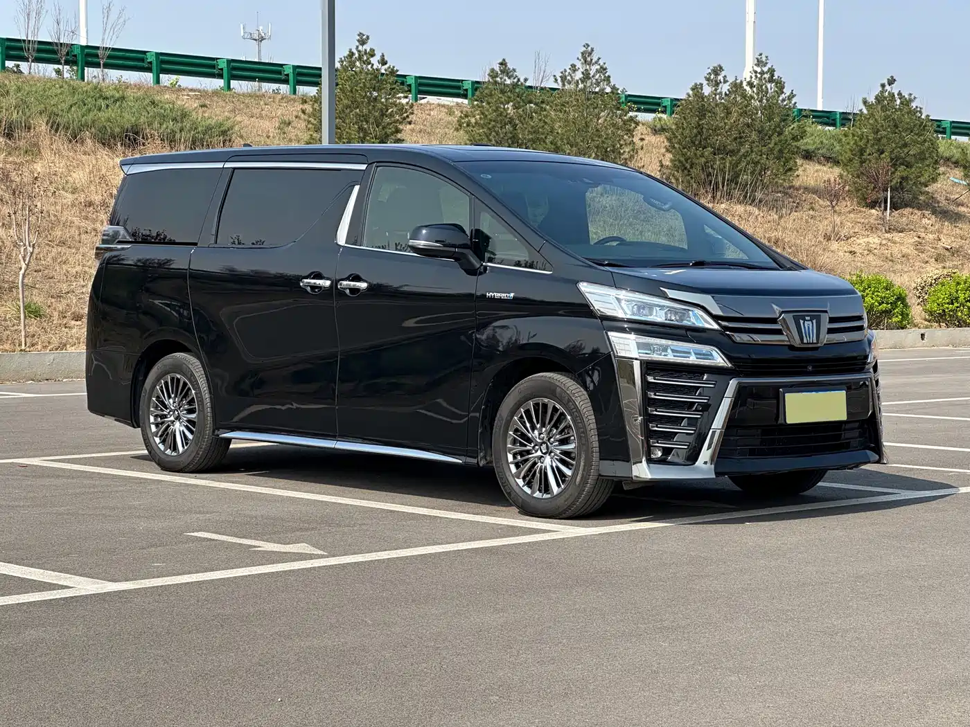 Toyota Vellfire 2021 Crown Hybrid 2.5L HV Supreme Edition фото 5