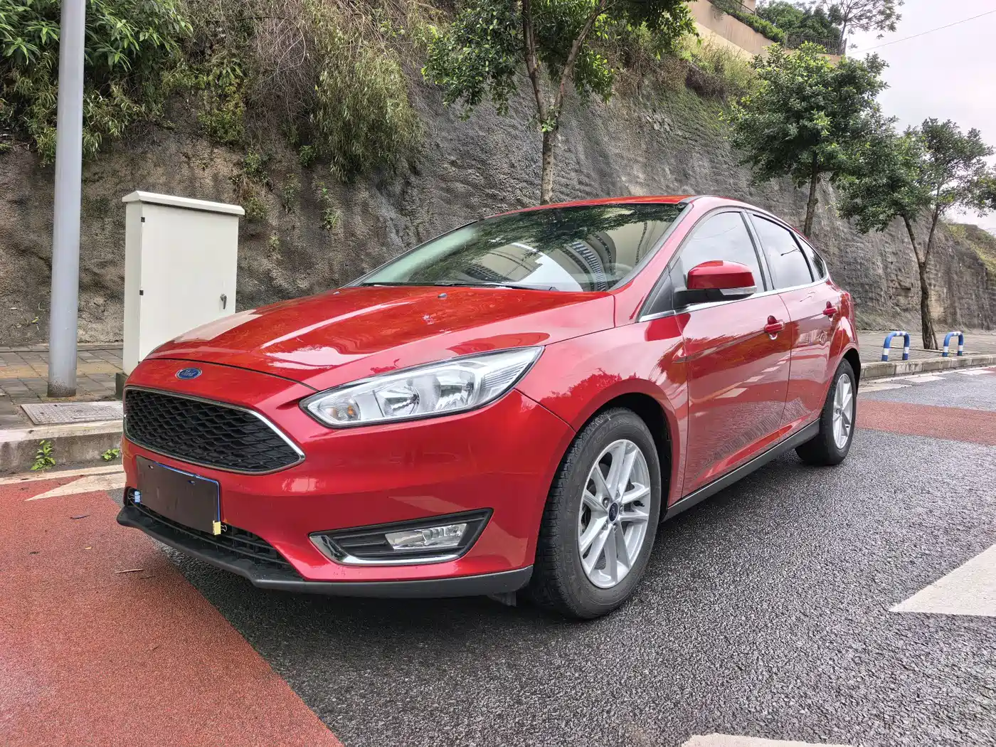 FORD FOX