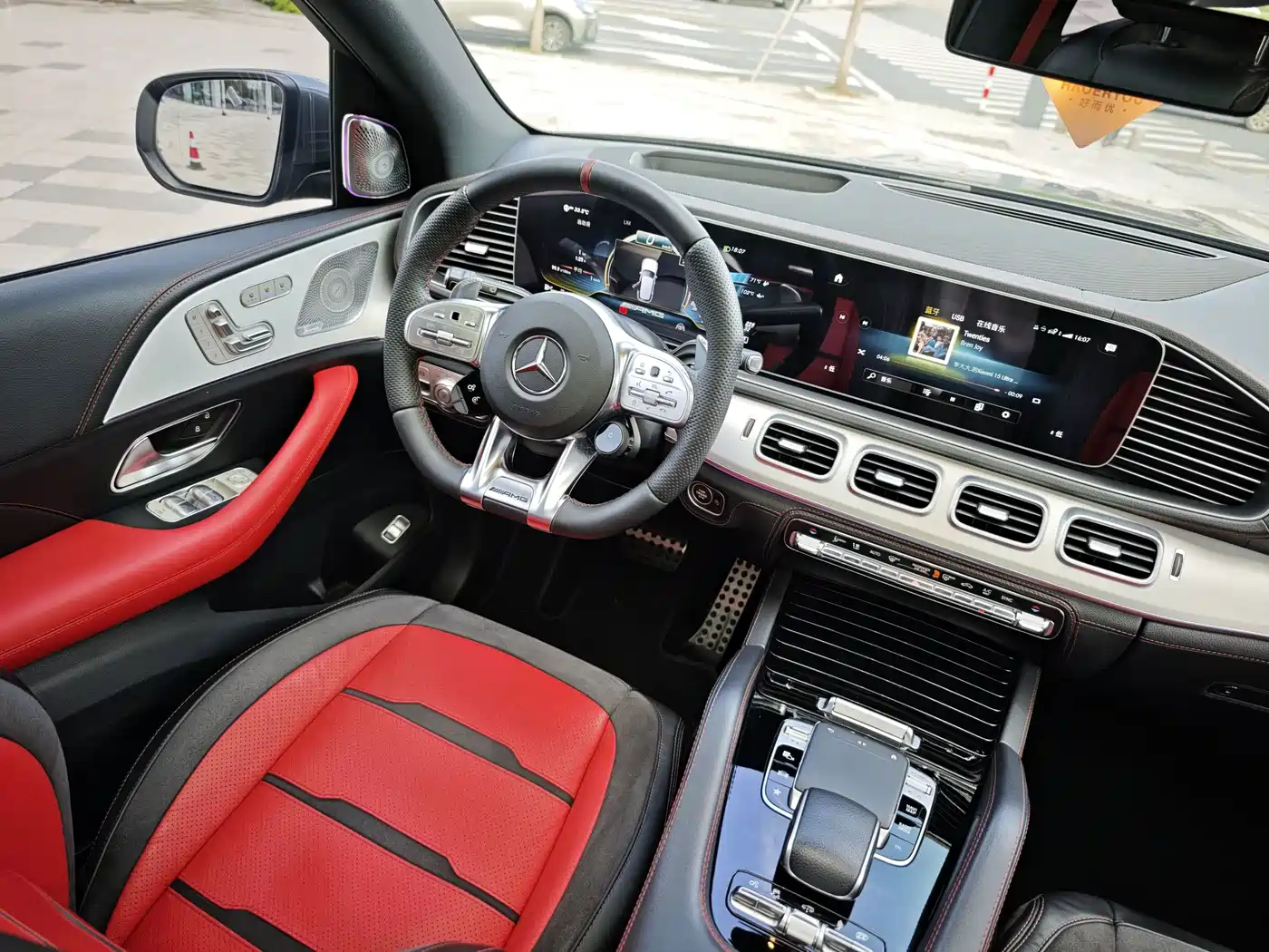 Mercedes-Benz GLE, миниатюра 10