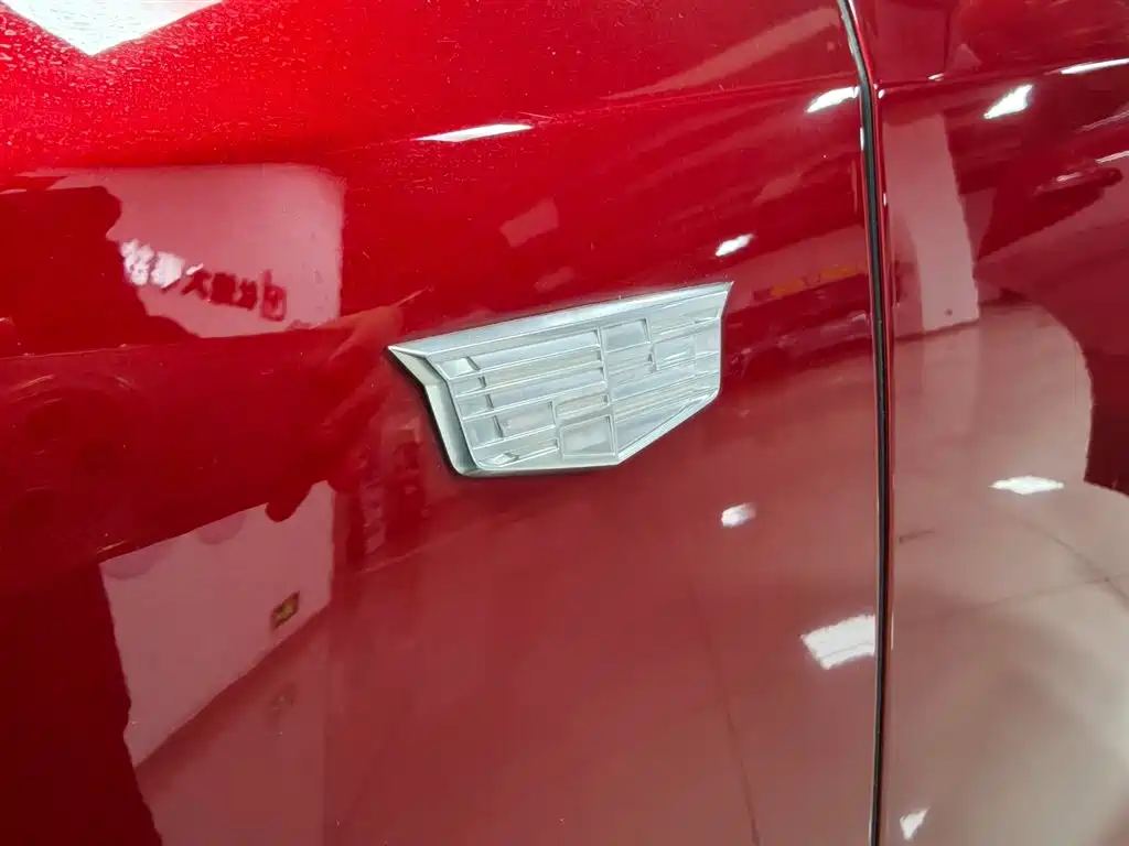 CADILLAC XT4