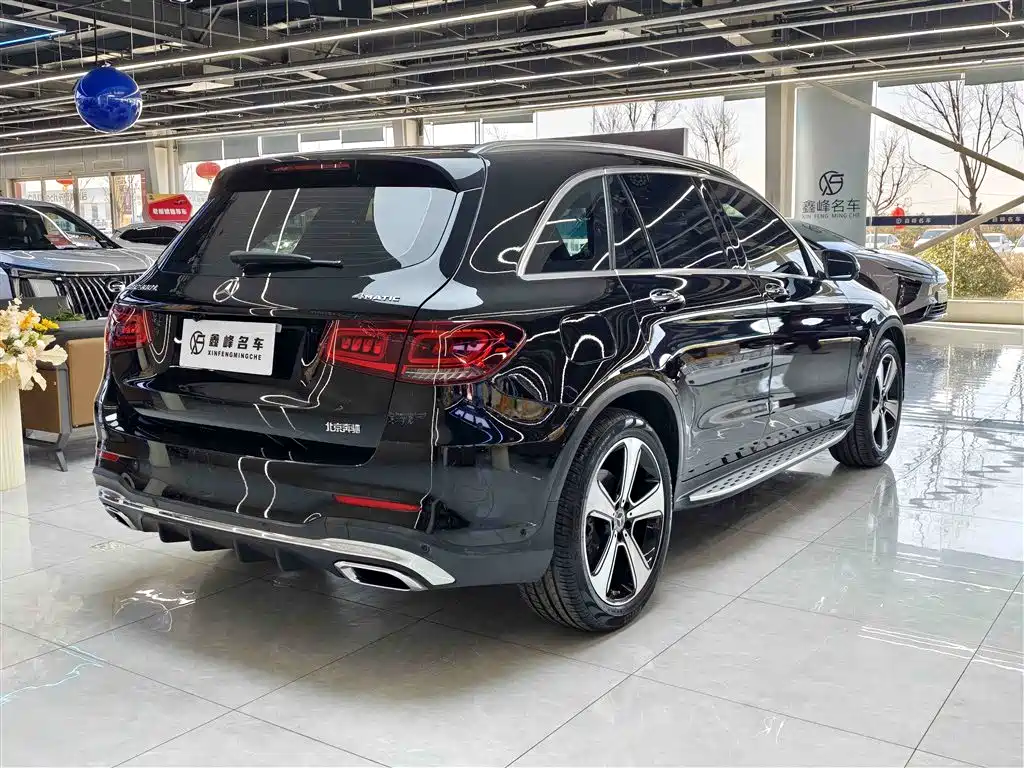 MERCEDES-BENZ GLC