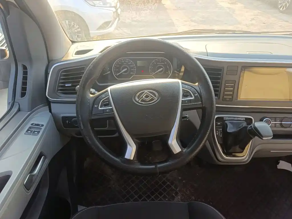 SAIC Maxus Xintu V80 2025 2024 Aoyun Value Edition 6AMT Long Wheelbase Medium Roof 127Ps 6/7/8/9 Seats