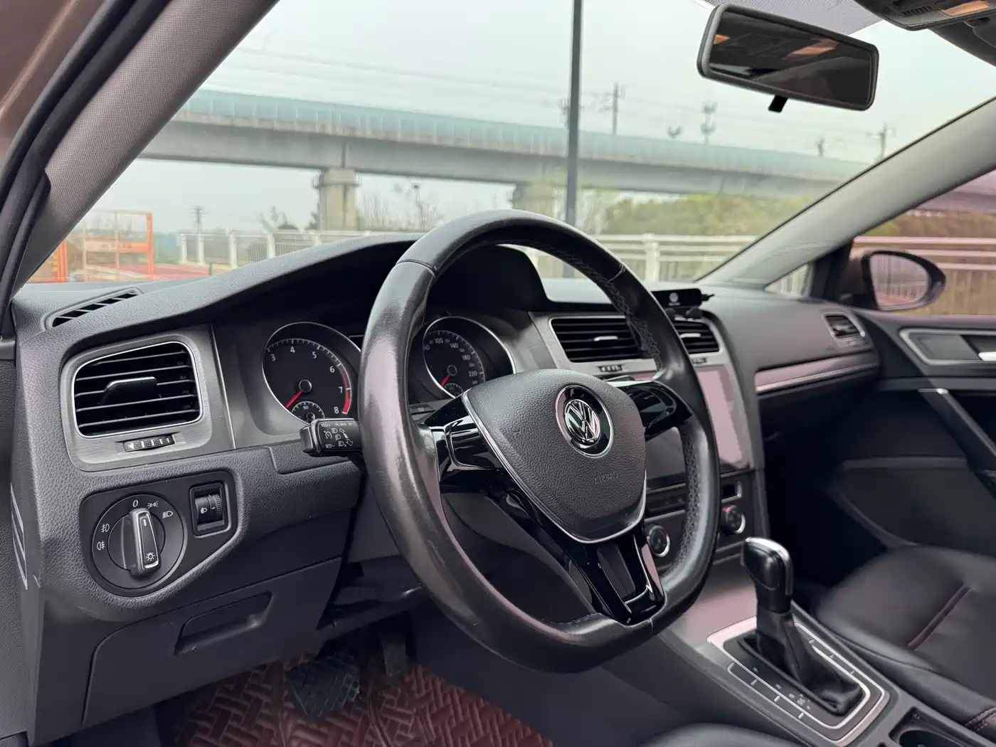 Volkswagen Golf 2016 1.6L Automatic Comfort фото 10