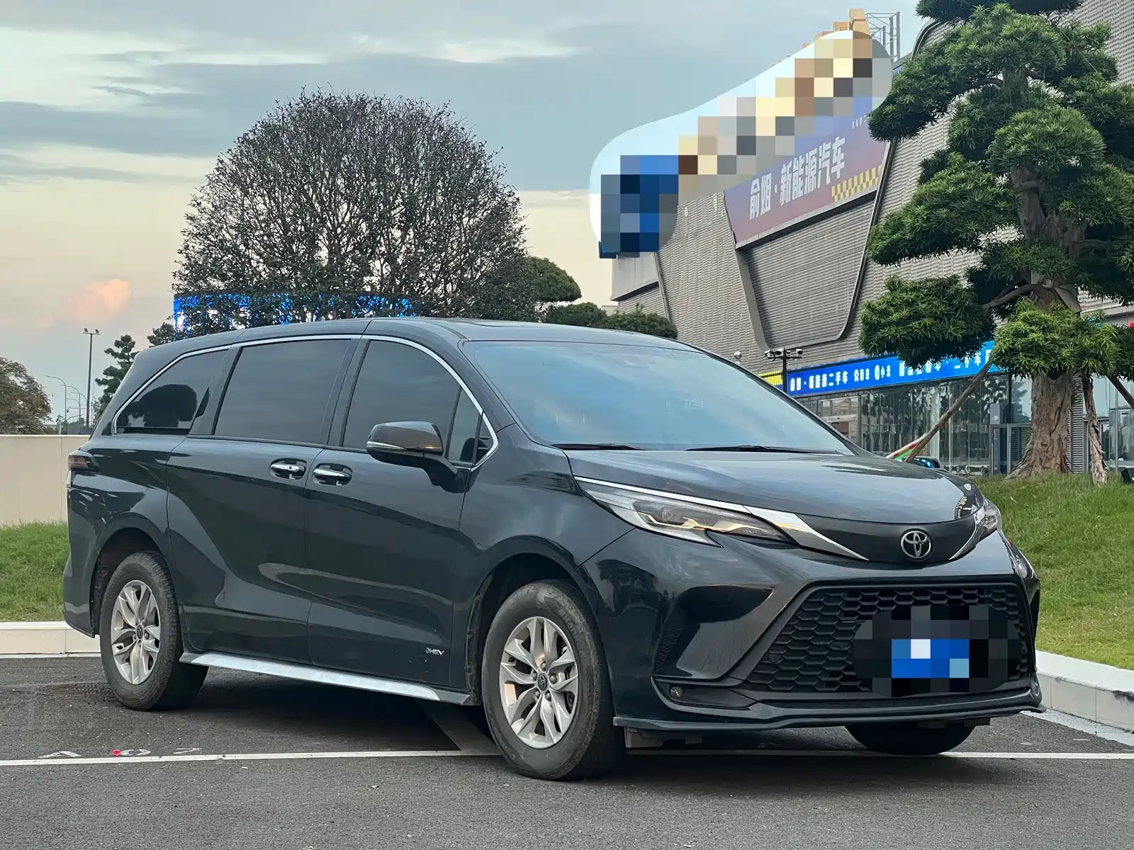 Фото 3 - Toyota Granvia
