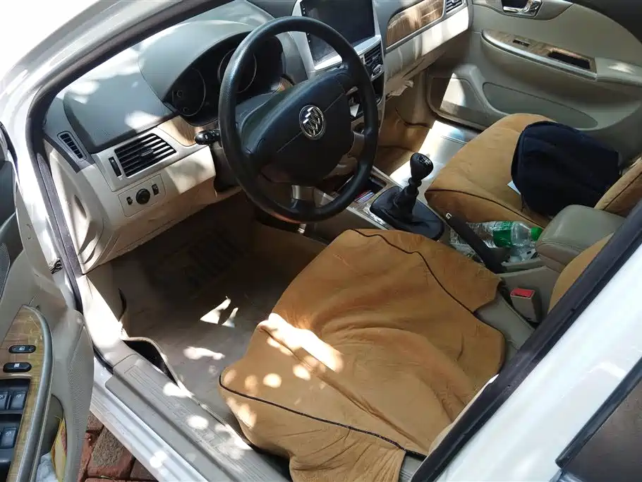 Buick Excelle 2015 1.5L Manual Classic фото 9