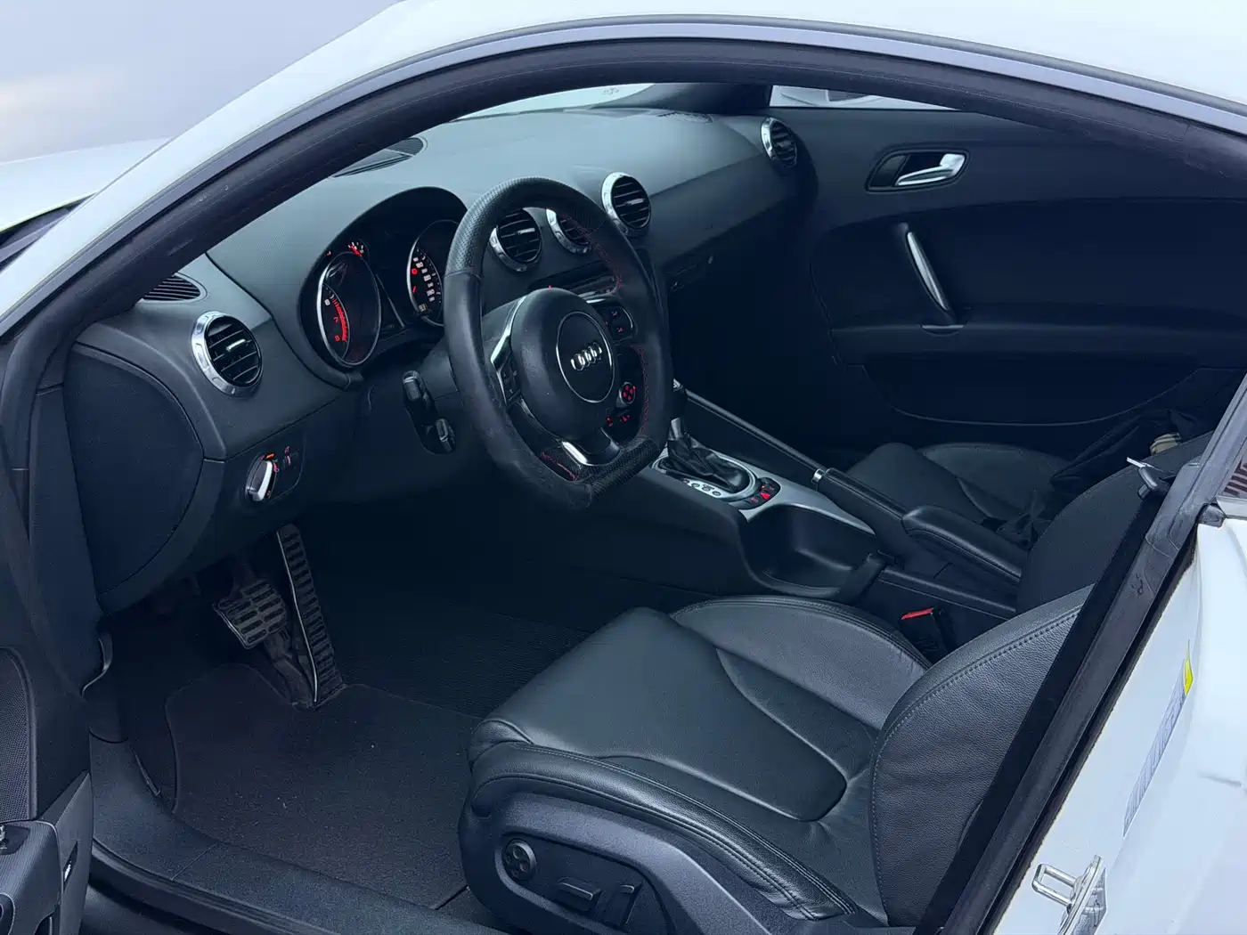 Audi TT 2014 TT Coupe 45 TFSI Premium Edition фото 4