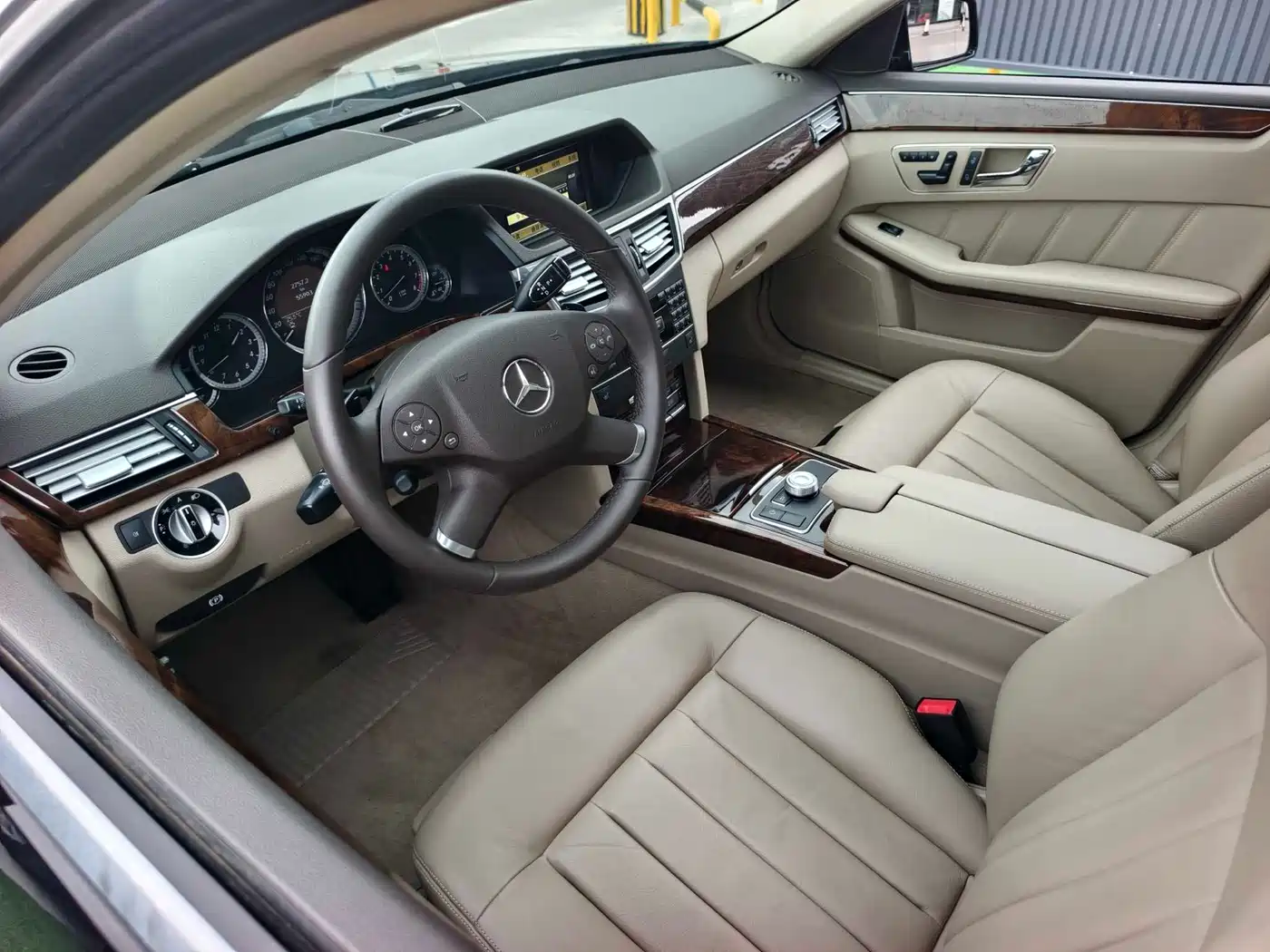 Mercedes-Benz E-Class 2011 E 300 L Elegance фото 10