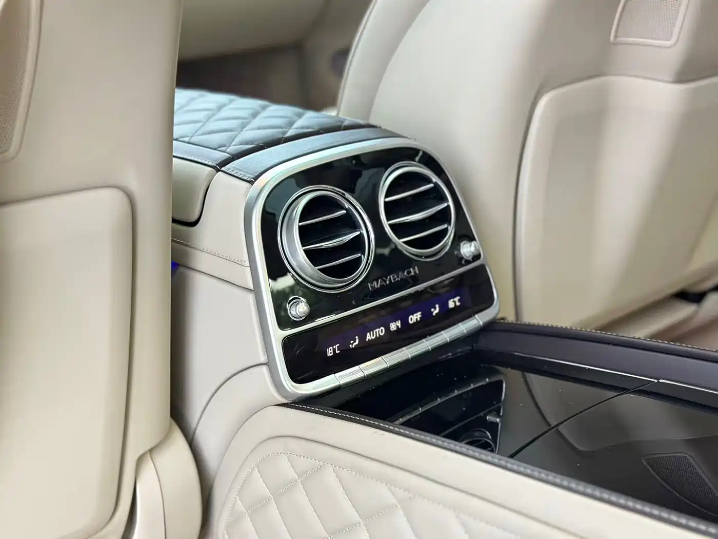 صورة 23 - Mercedes-Benz Maybach S-Class