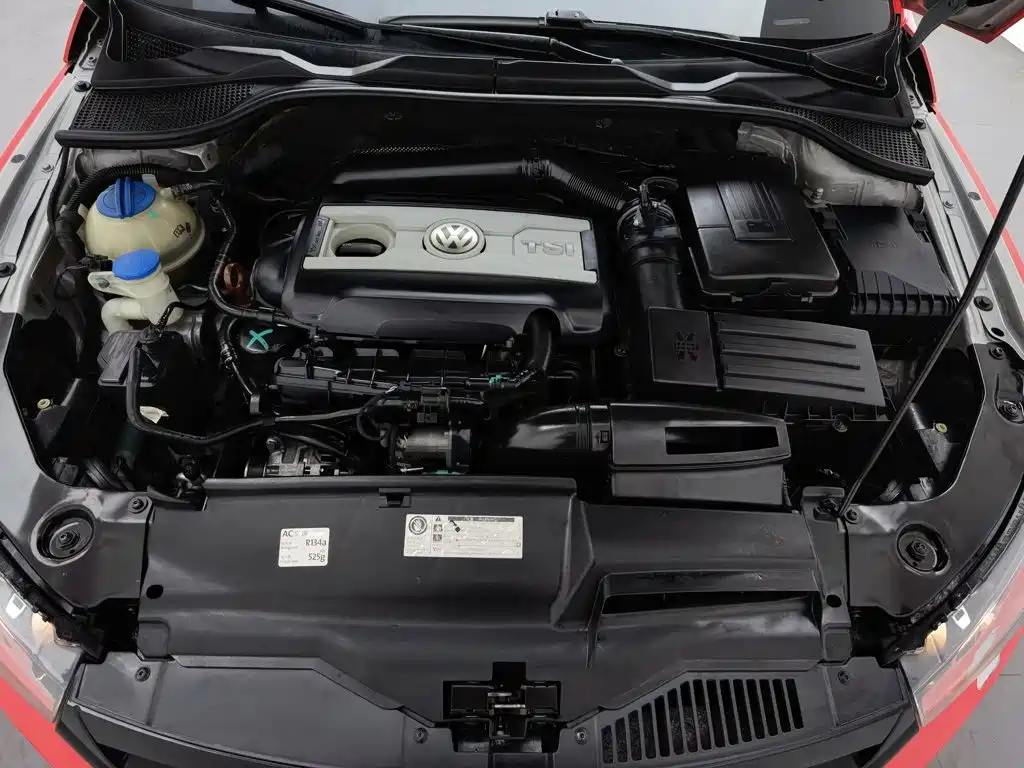 Volkswagen Scirocco 2012 2011 2.0TSI Luxury