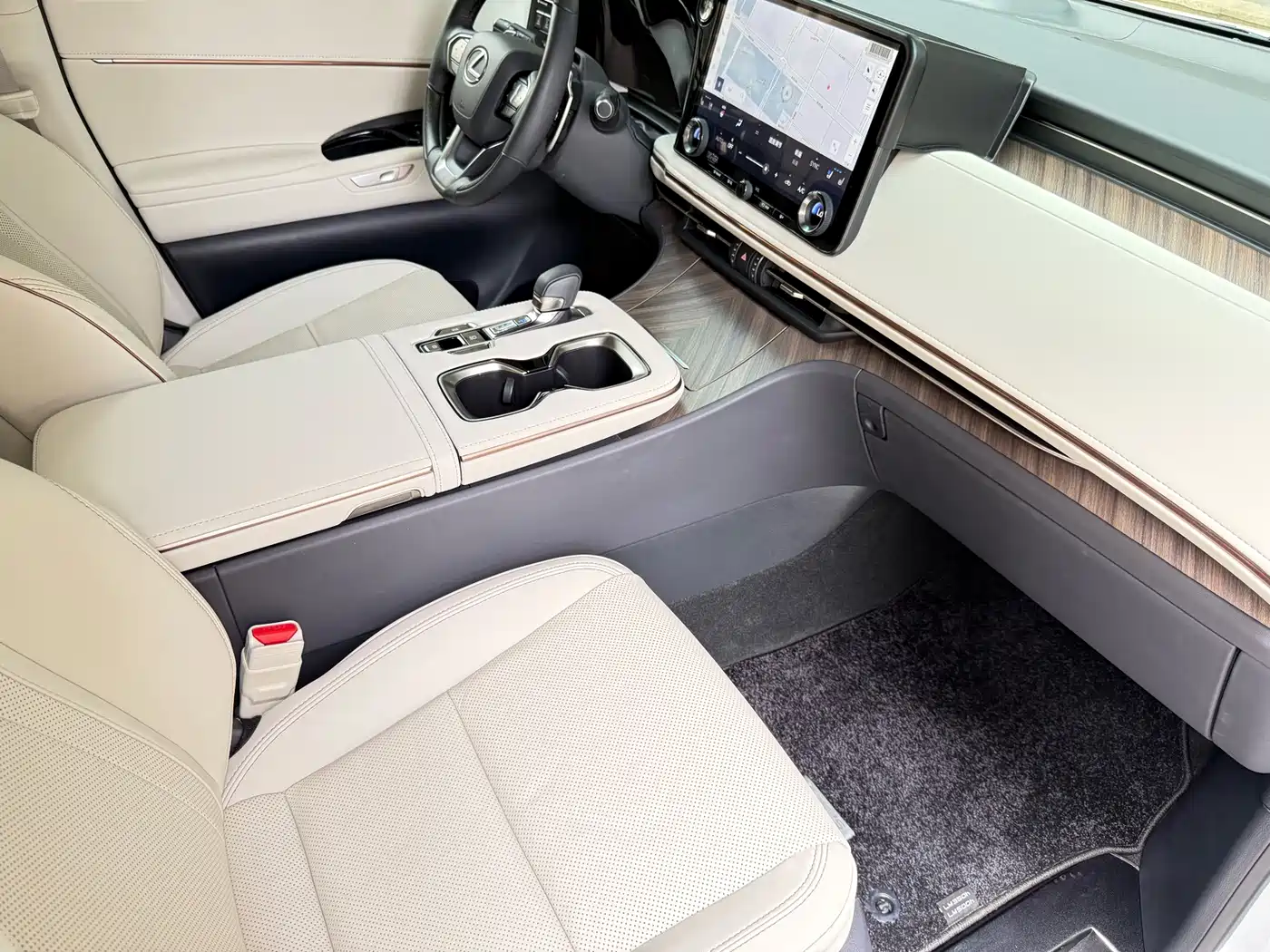 Lexus LM 2026 2025 Model 500h Six-Seater Prestige Edition
