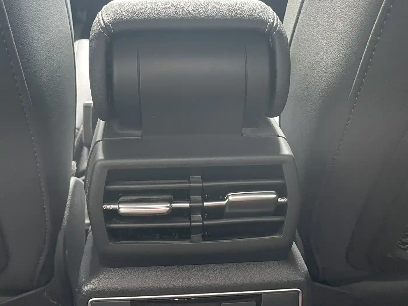 Audi Q4 e-tron 2022 40 e-tron First Edition фото 12