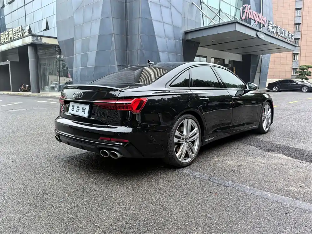 AUDI S6