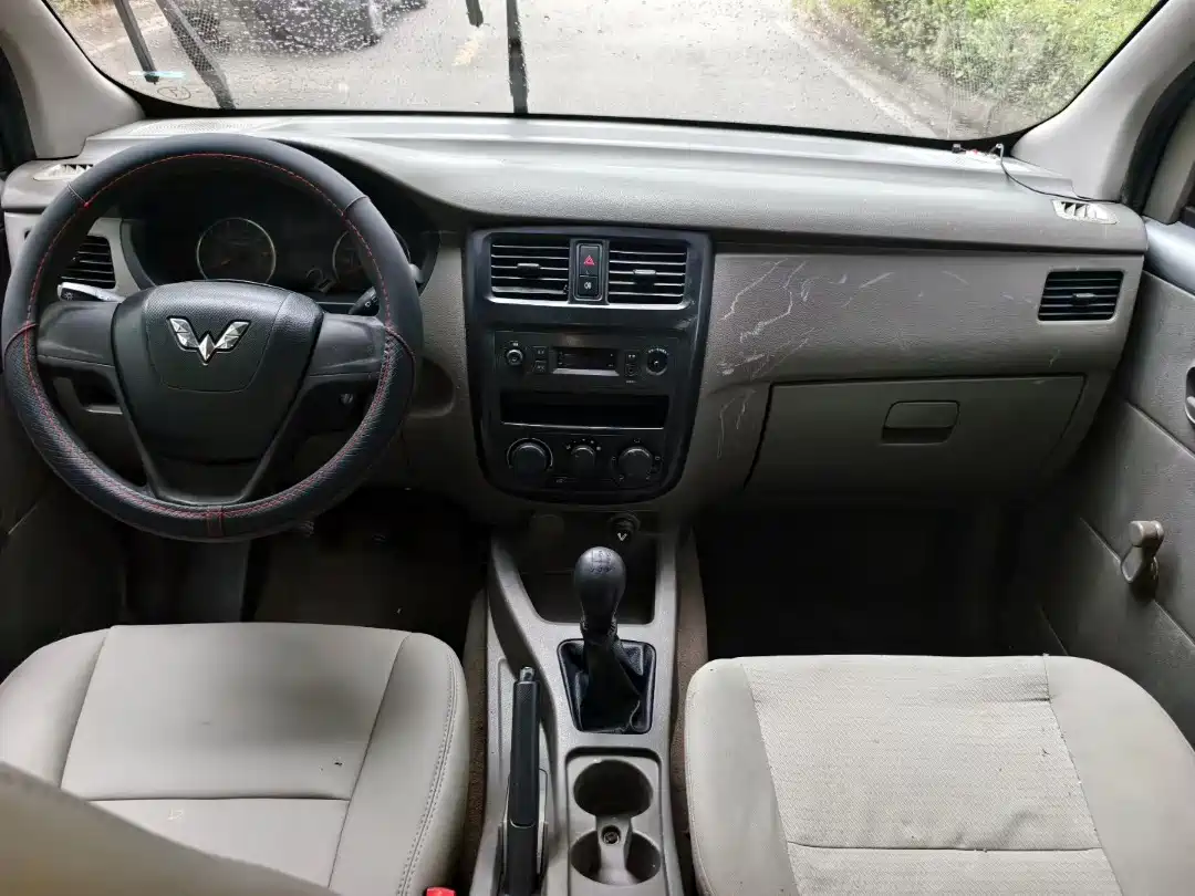 Wuling Motors Wuling Rongguang V 2017 2016 1.5L Utility Model