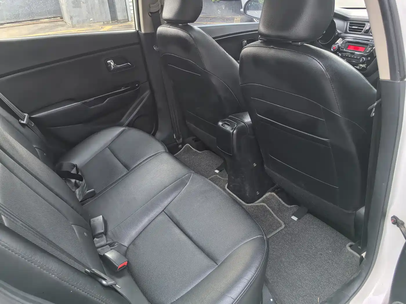 Photo 16 - Kia K2