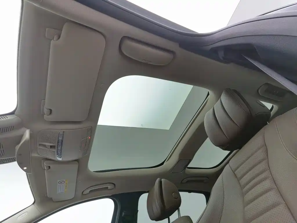 Mercedes-Benz E-Class, миниатюра 14