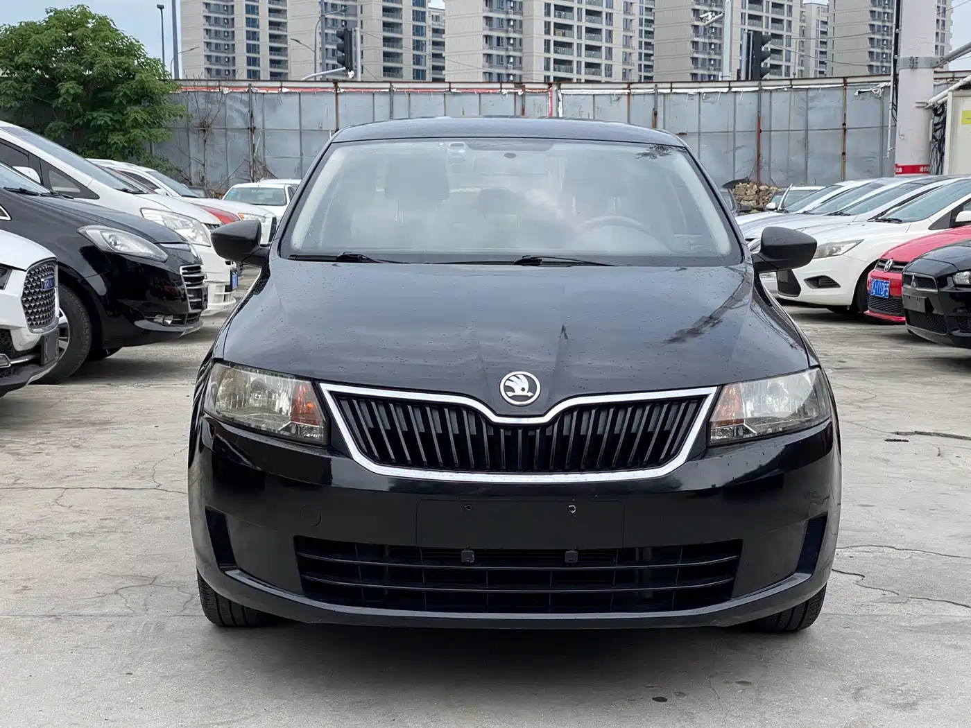 Škoda Rapid 2013 1.6L Manual Joy Selection фото 2