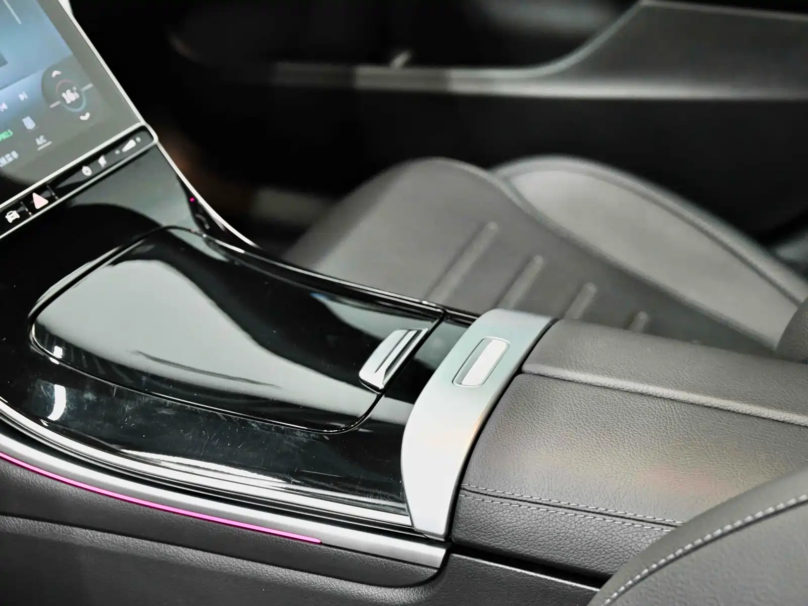 Фото 25 - Mercedes-Benz C-Class