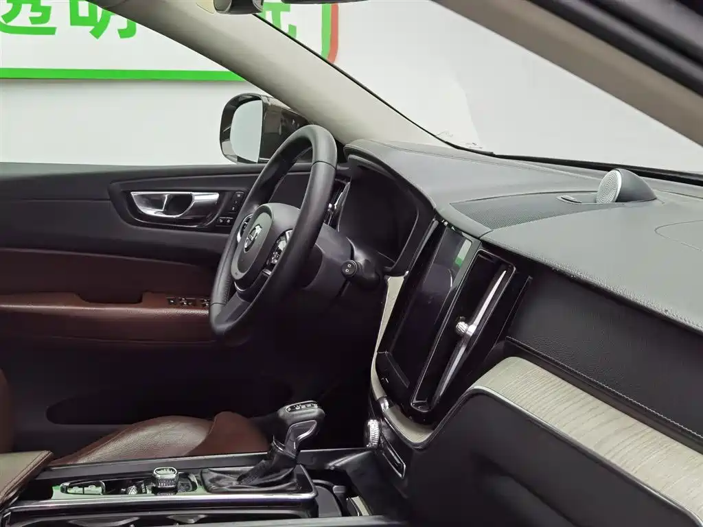 Volvo XC60 2020 T5 AWD Inscription Luxury Edition фото 22
