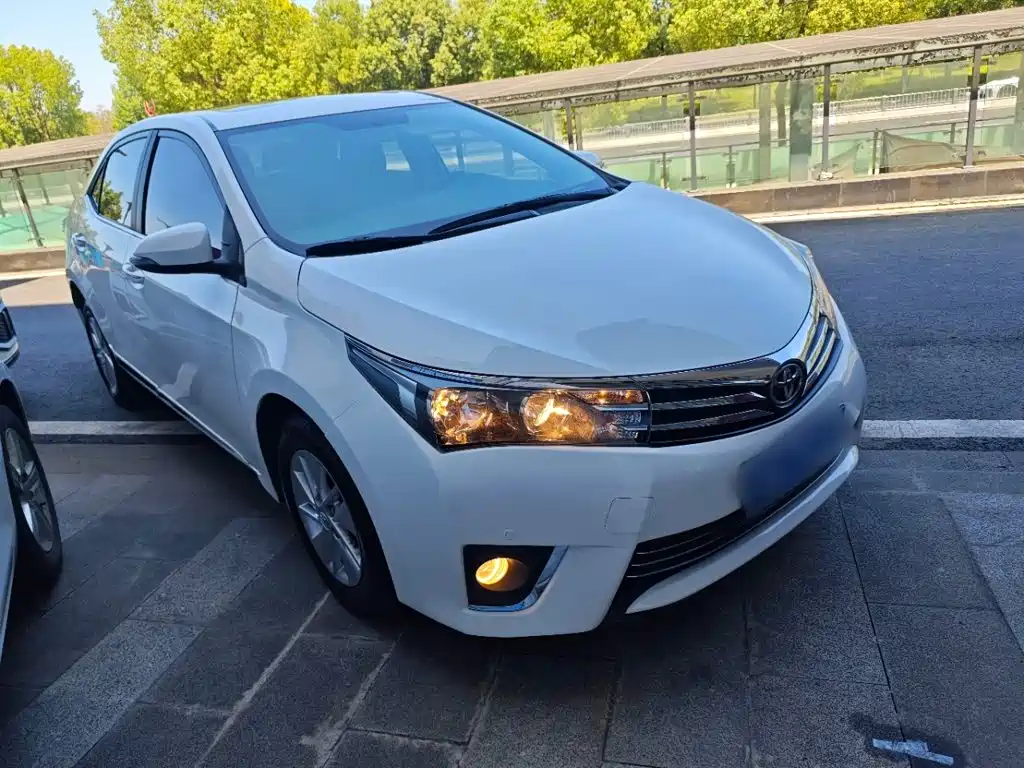 Фото 4 - Toyota Corolla