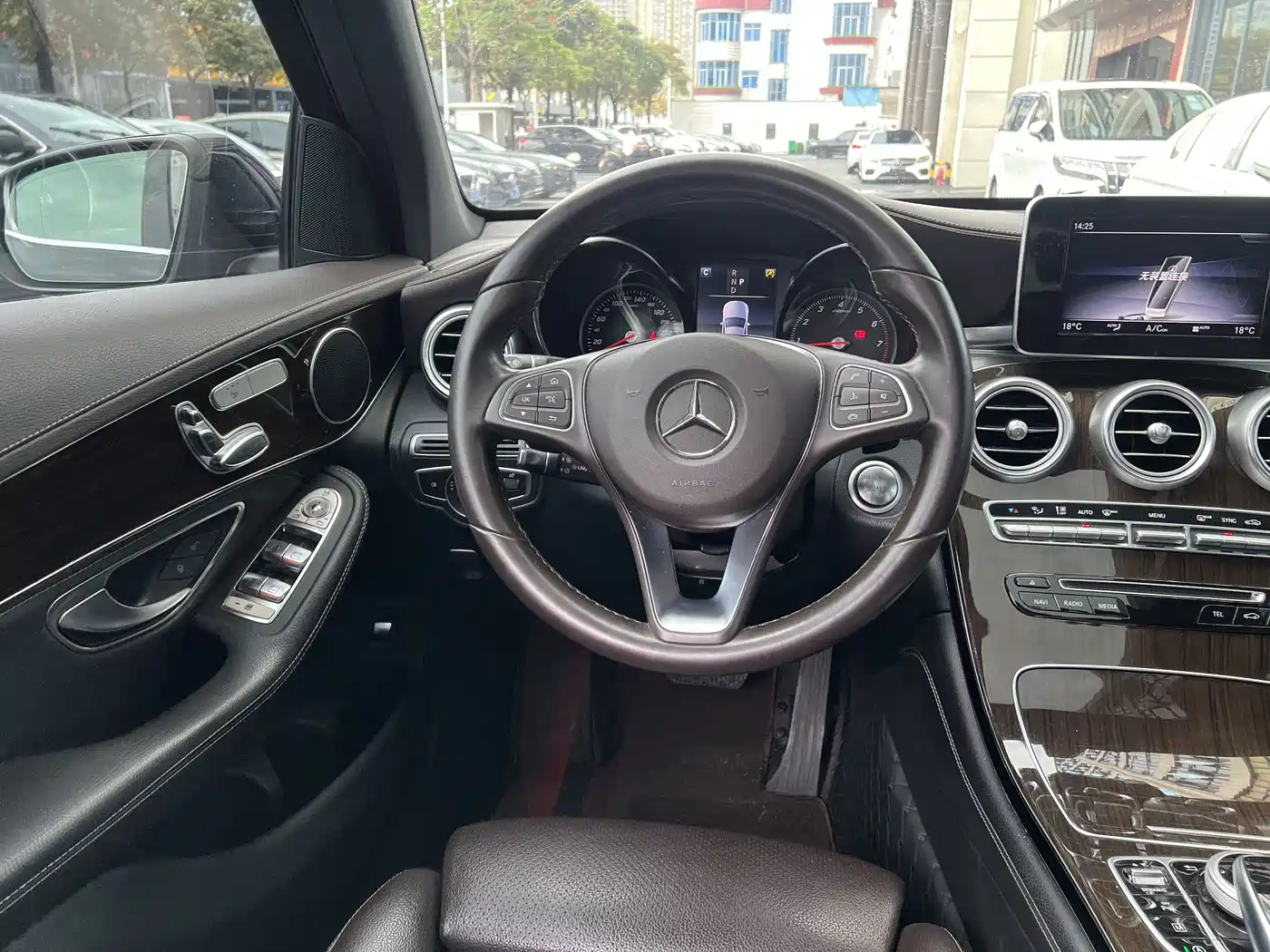 Mercedes-Benz GLC 2019 GLC 260 4MATIC Dynamic фото 2