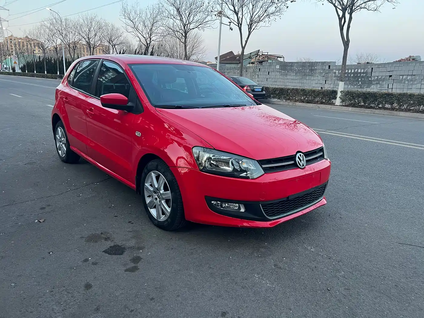 Volkswagen Polo 2011 1.6L Automatic Style Edition фото 3