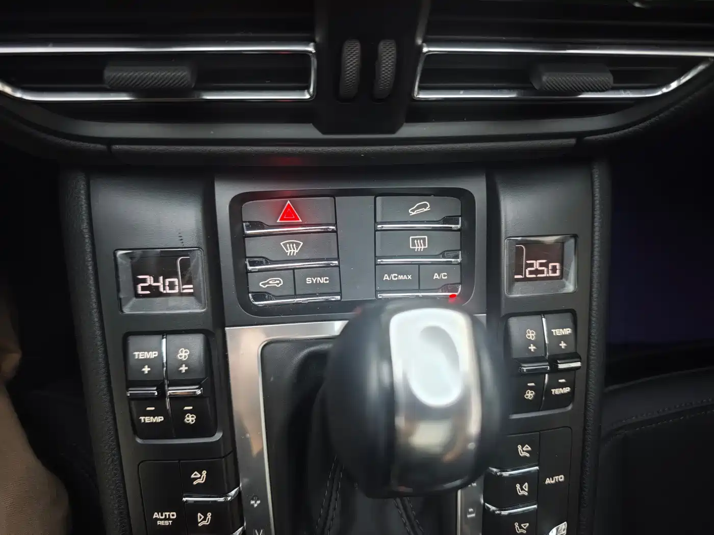 Porsche Macan 2018 Macan 2.0T фото 20