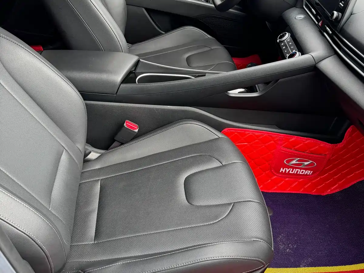 Hyundai Elantra 2021 1.5L CVT GLX Elite Edition фото 15