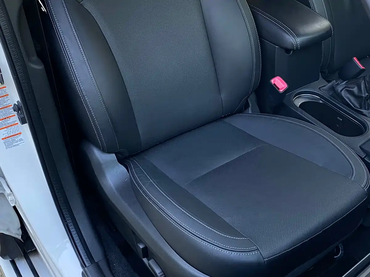 Subaru Forester 2016 2.5i Prestige Navigation Edition фото 17