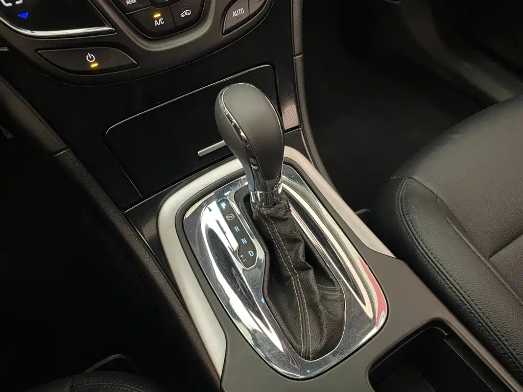 Buick Regal 2015 1.6T Leading Tech Edition фото 9