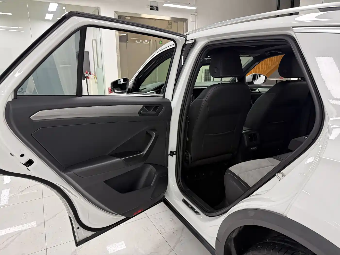 Volkswagen T-ROC 2020 280TSI DSG 2WD R-Line Pro фото 12