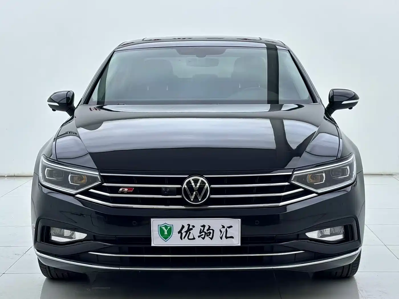 Volkswagen Magotan 2021 330TSI DSG 30th Anniversary Edition фото 2