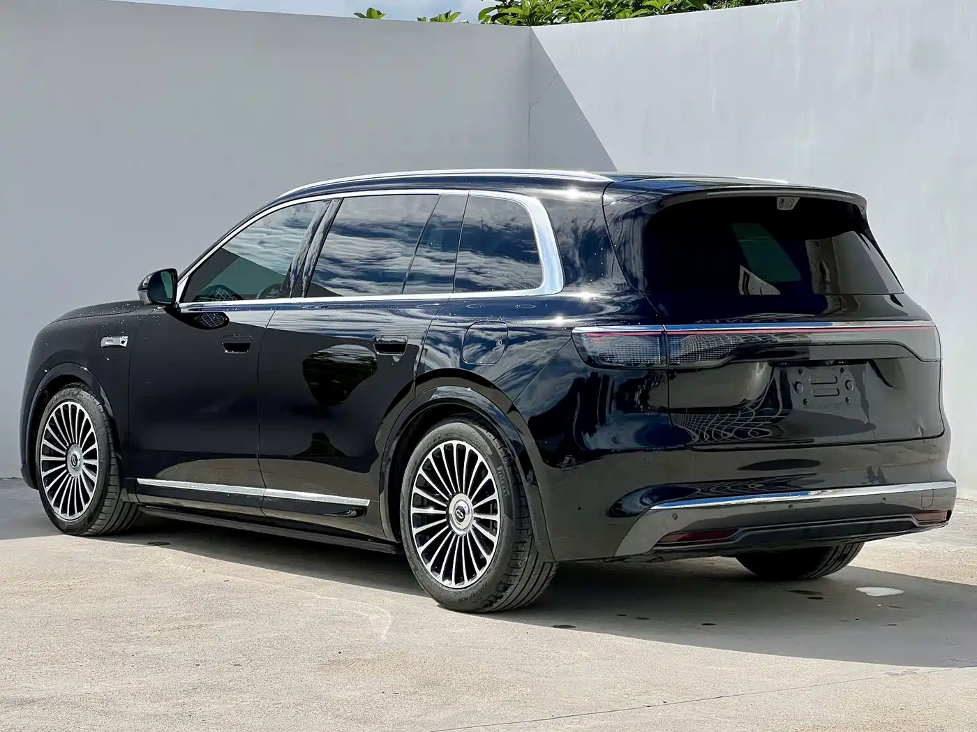 AITO Wenjie AITO M8 2026 2025 Range Extender Max+ Edition 53.4kWh 5-seater