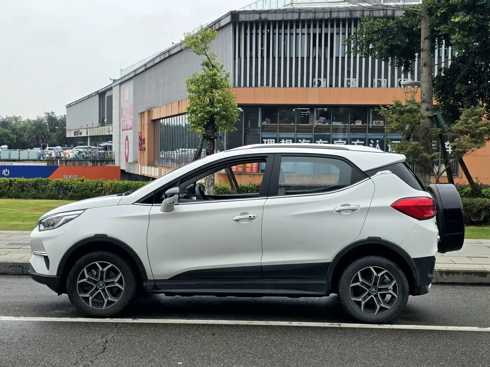 Фото 8 - BYD Yuan Pro