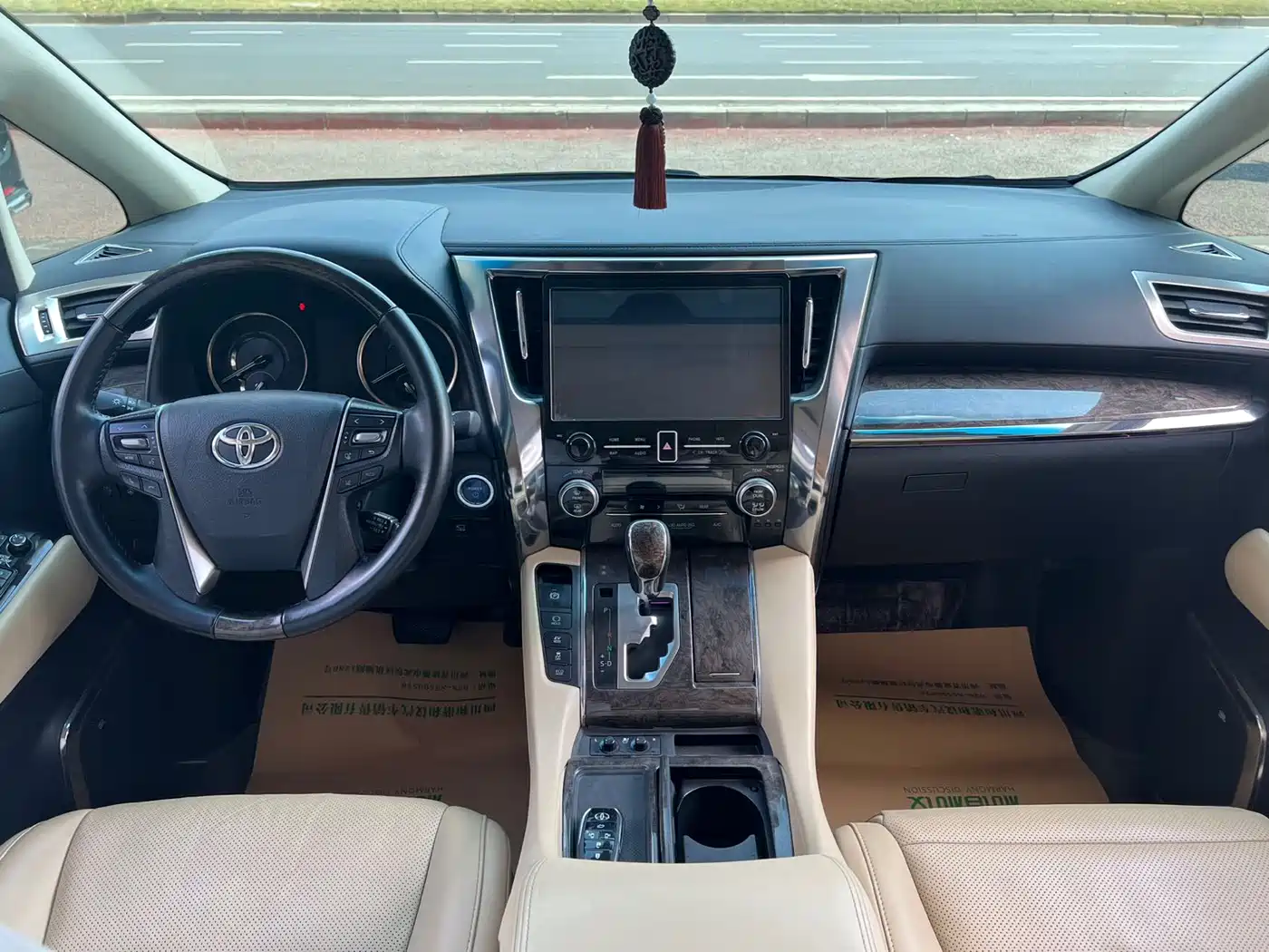 Toyota Alphard 2020 Hybrid 2.5L Premium Edition фото 11