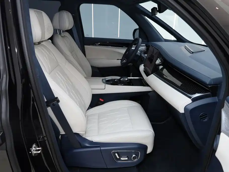 ZEEKR 009 2026 2024 6-seat Executive AWD 108kWh