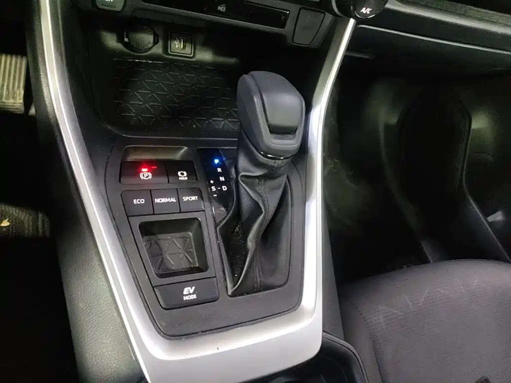 Toyota RAV4 Rongfang 2023 Hybrid 2.5L E-CVT 2WD Elite Edition фото 11