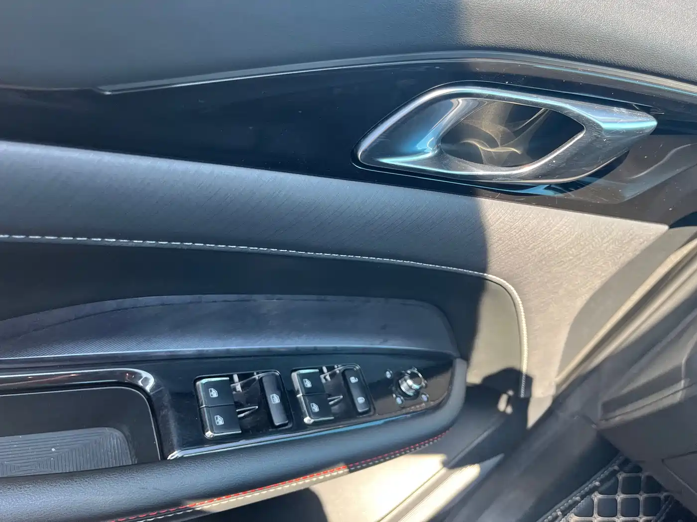 Changan Oshan Z6 2022 2022 Model Blue Whale 1.5T DCT Smart Navigation Type