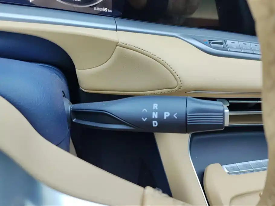 Voyah Auto VOYAH FREE 2024 Ultra Long Range Intelligent Driving Edition фото 16
