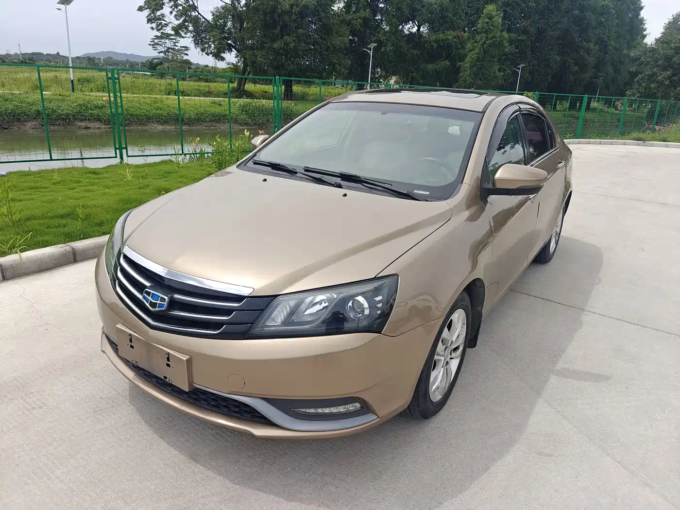 Geely Emgrand 2015 2015 Sedan 1.5L Manual Upward Edition