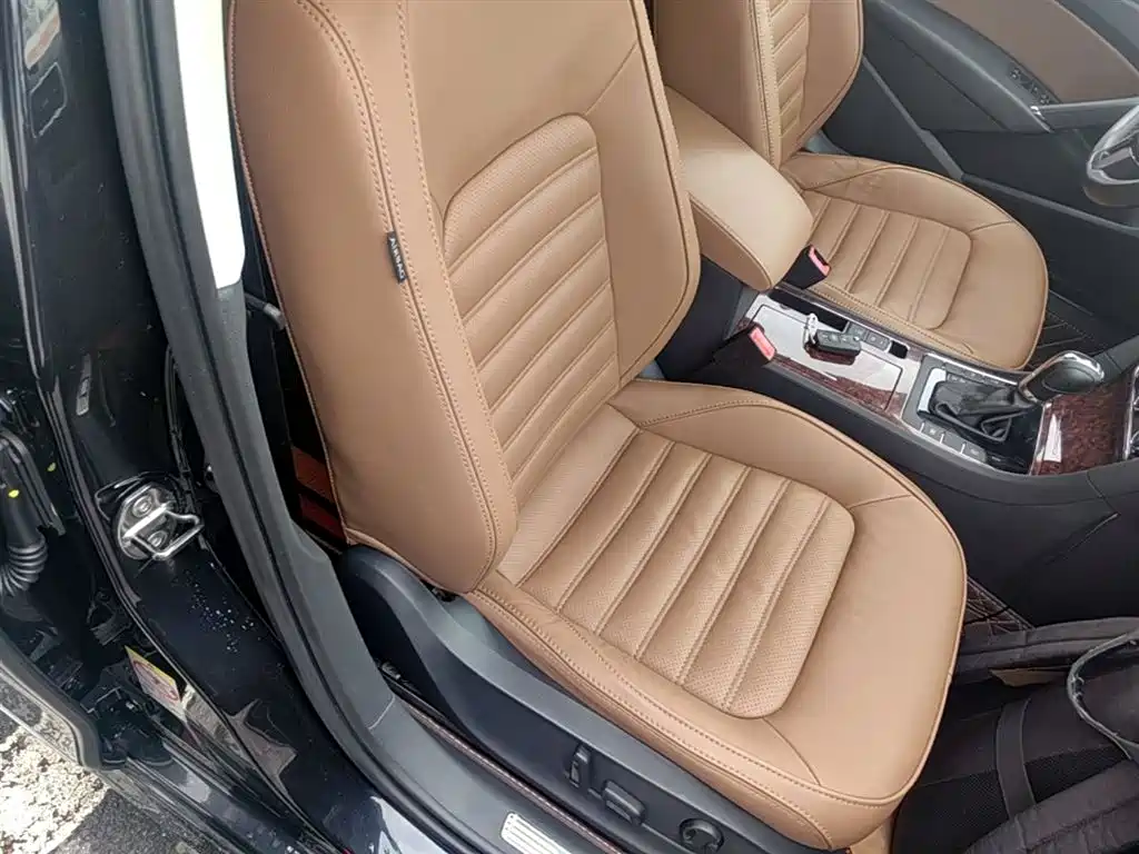 Volkswagen Passat 2014 1.8TSI DSG Executive Edition фото 25