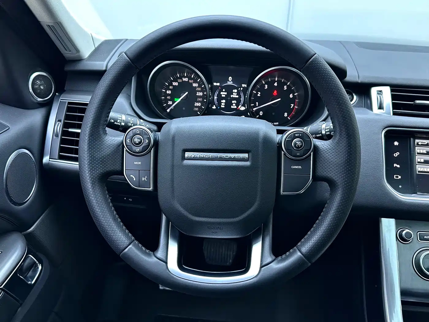 Land Rover Range Rover Sport 2016 Model 3.0 SC V6 SE фото 6