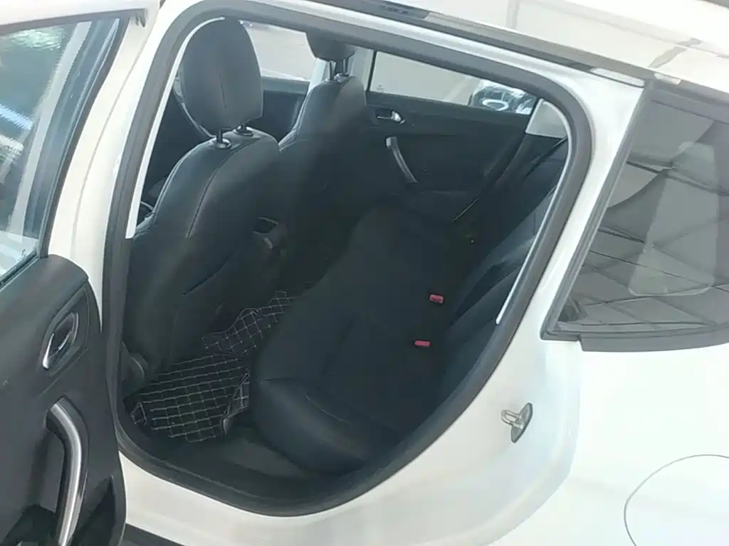 Peugeot 2008 2014 2014 1.6L Automatic Fashion Edition