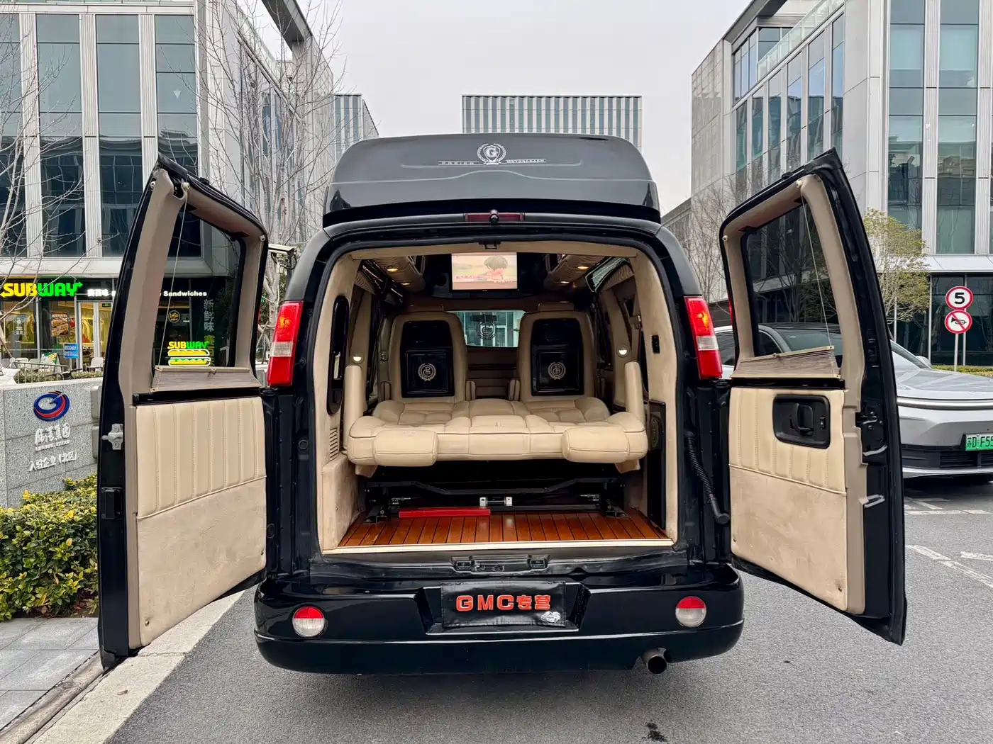 GMC Savana 2011 2011 5.3L Business Star 7-Seater
