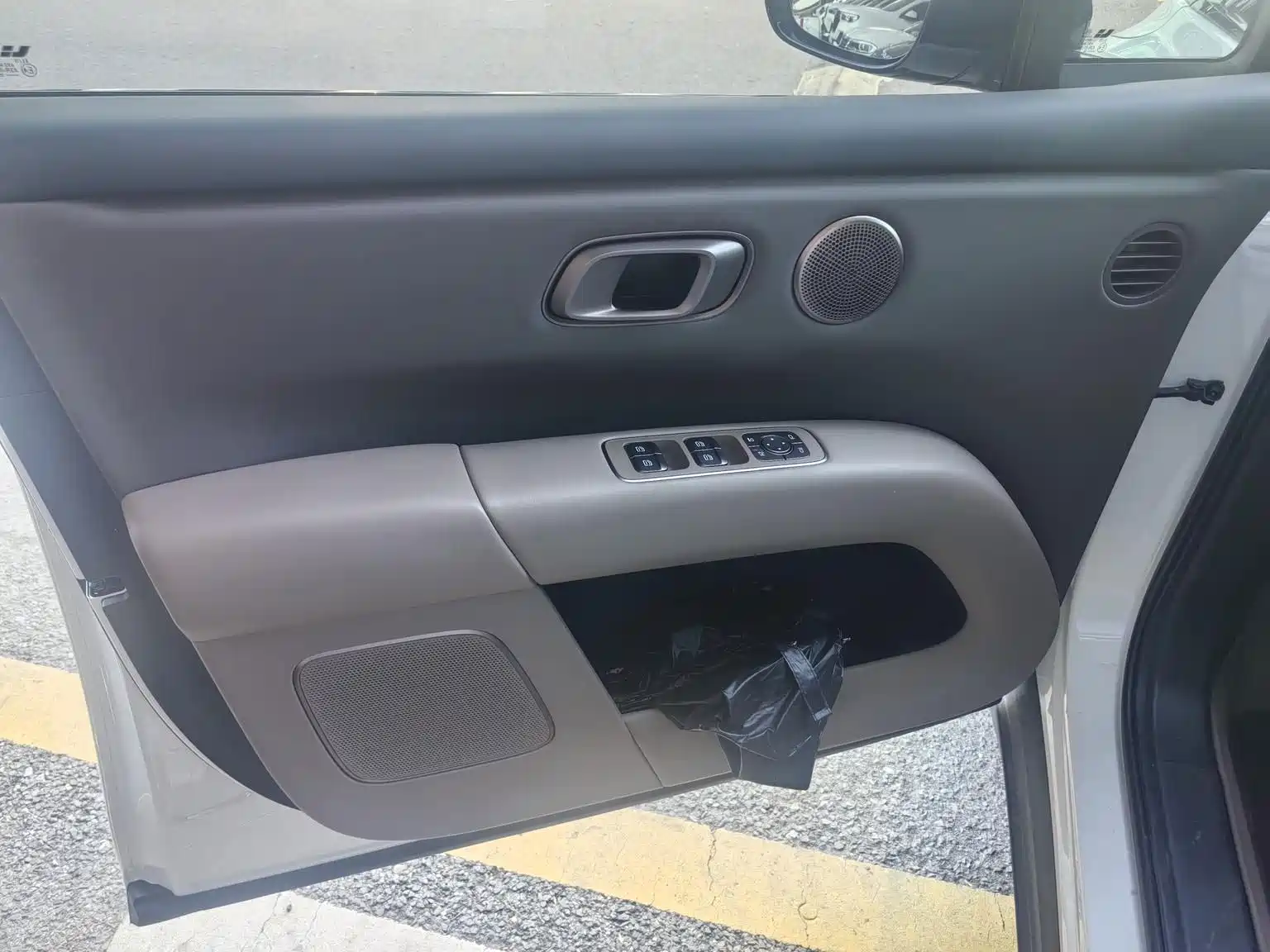 Фото 5 - Li Auto i6